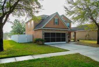 Macayah Home has rooms with a private hot tub
