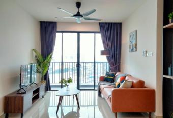 Signature 3Br 7Pax Ara Damansara allows 18 year olds to book a room