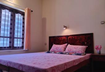 PALAZHI has Balcony rooms