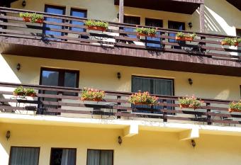 Roua Muntilor 1 has Balcony rooms