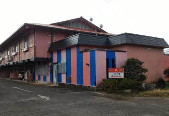                 allows 18 year olds to book a room