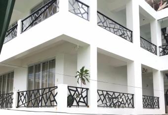 VARGAS APARTELLE FAMILY OF six allows 18 year olds to book a room