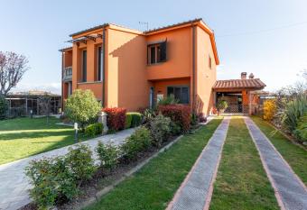 Casa Fiorita has Balcony rooms