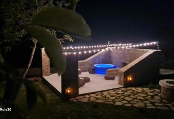 HI  A KAPI   has Balcony rooms