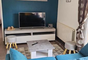 L Orthogo has Balcony rooms