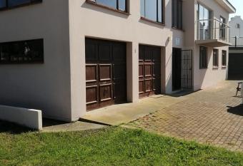 Huis Zonder Naam has Balcony rooms