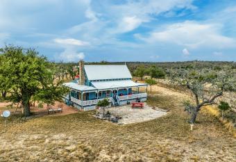 Beautiful Home In Fredericksburg With Wifi And 2 Bedrooms 2 has Balcony rooms