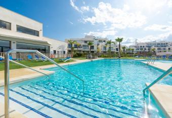 Luxury Penthouse with private pool has Balcony rooms