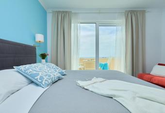 Prima Ragusa allows 18 year olds to book a room