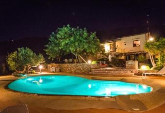 Villa Orlando has Balcony rooms