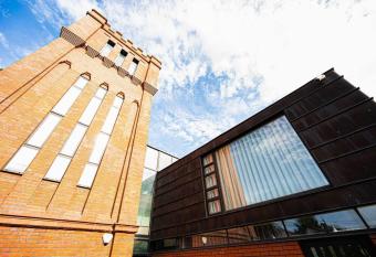 Luxury Water Tower I Roof Bar I Cinema has Balcony rooms