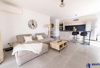 Le Hameau Des Pins - Spacious - Parking has Balcony rooms