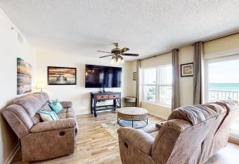 Islander Beach Resort unit 3009 has Balcony rooms