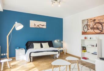 Studio l Ecureuil allows 18 year olds to book a room