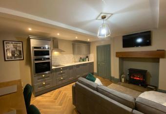 The Ebor Suite a cosy apartment in Haworth has Balcony rooms
