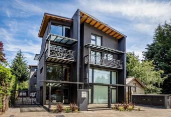 Patagonia LiFe Rentals has Balcony rooms