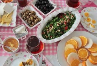 Kars merkez has rooms with a private hot tub