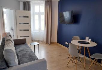 SARA Pokoje - Studio Gliwice allows 18 year olds to book a room