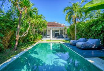 Villa Brezze allows 18 year olds to book a room