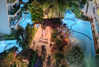 Luxurious 1-Bedroom Condominium allows 18 year olds to book a room