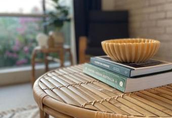 Un Momento on Bruns allows 18 year olds to book a room