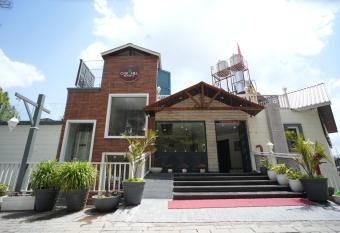 Oakhill Resorts has Balcony rooms