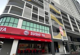 TheSun 3BR #Airport#QueensBayMall#Pisa has Balcony rooms