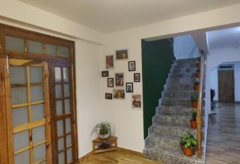 Hillcrest Residence has Balcony rooms