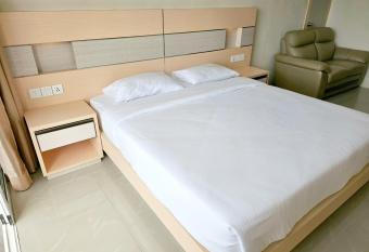Nagoya thamrin apartment (Favehotel Building) allows 18 year olds to book a room