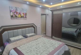 Elegance Apartment allows 18 year olds to book a room