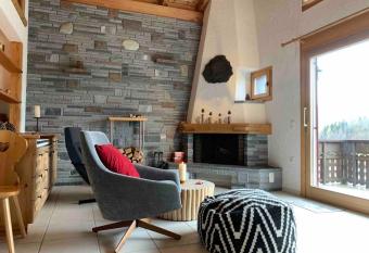 5.5 rooms mountain apartment , Skilift 5min/ski-in has Balcony rooms