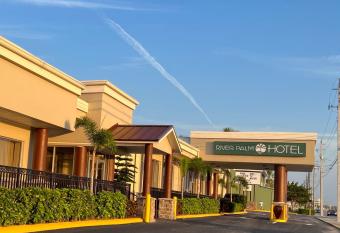 River Palm Hotel allows 18 year olds to book a room