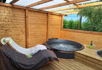 Apartamenty SAUNA BANIA has Balcony rooms