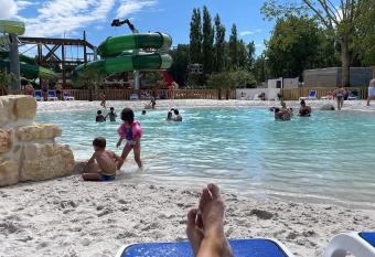 Vacanc escapades    la Tranche sur Mer has Balcony rooms