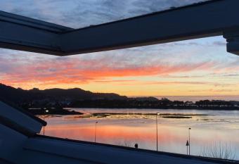 ATICO muy luminoso e incre  bles vistas allows 18 year olds to book a room