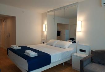 lux apartments orbi city has rooms with a private hot tub