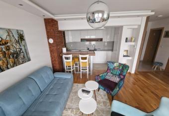 Apartman Malakal has Balcony rooms