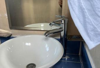   lamo Suites allows 18 year olds to book a room