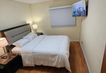 Chesskings Car Rental Guest House - Notredame Ave - 2 Bedroom Apartment allows 18 year olds to book a room