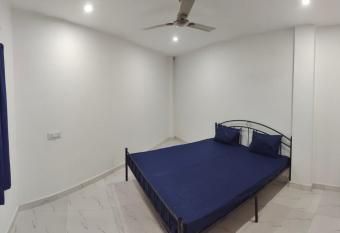 Line inn Homestay allows 18 year olds to book a room