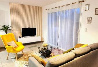 Bordeaux / M  doc - Route Des Ch  teaux has Balcony rooms