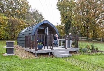 Little Quarry Glamping Bed and Breakfast has Balcony rooms