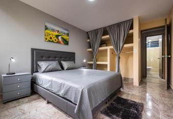 Provenza Jewel - Guest friendly has rooms with a private hot tub