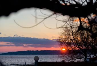 Villa Almyra has Balcony rooms