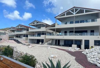 Lagun Sunset Resort All Natural Naturistisch Resort allows 18 year olds to book a room