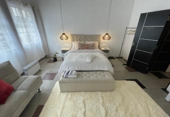 el CIBILS allows 18 year olds to book a room