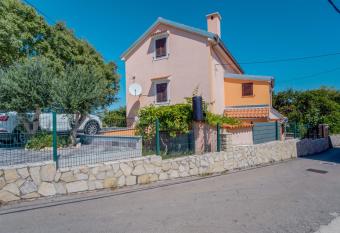 Lotaapp2 has Balcony rooms