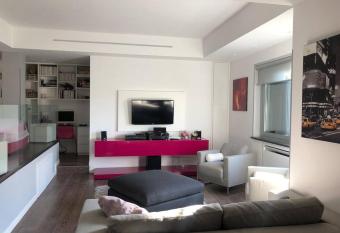 La casa di Gio Open space allows 18 year olds to book a room