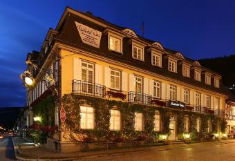 PRISMA Parkhotel Wehrle allows 18 year olds to book a room