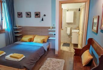 Mini Midlake codice cipat 022229-AT-410061 allows 18 year olds to book a room